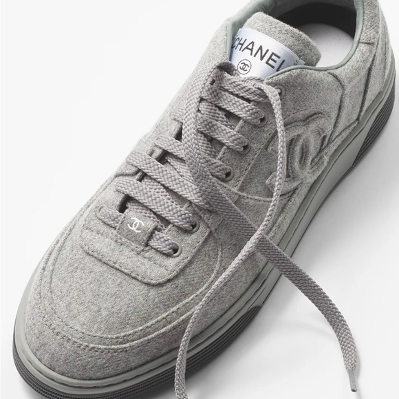 CHANEL Fall-Winter 2024/25 Pre-Collection Sneakers - Picture 2 of 4